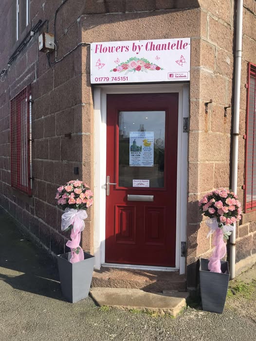 Experienced Florist | Flowers By Chantelle | 1 Skeleton St