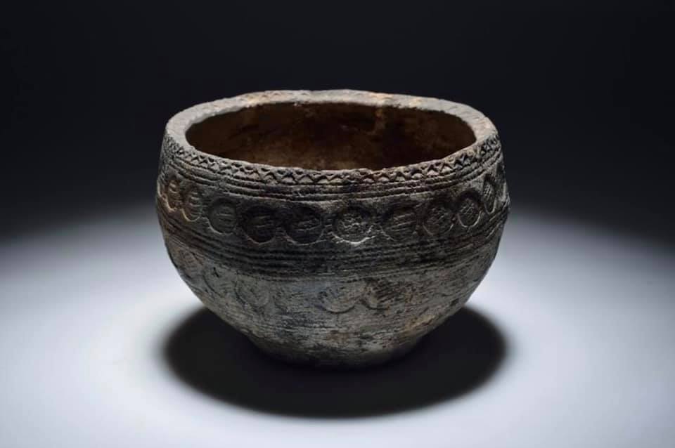 bowl shaped ‘urn