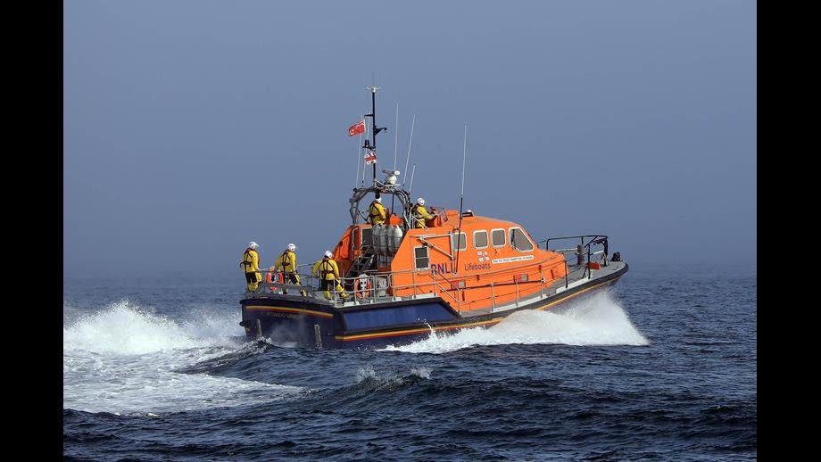 peterhead rnli respond to mayday call