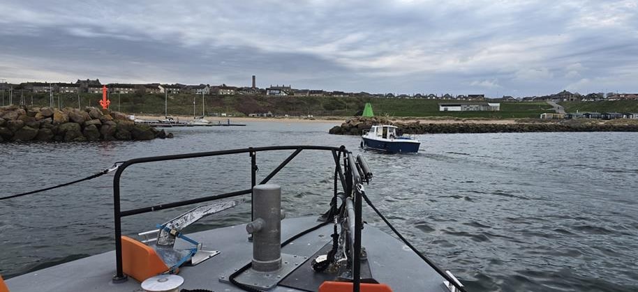 Peterhead RNLI assisting