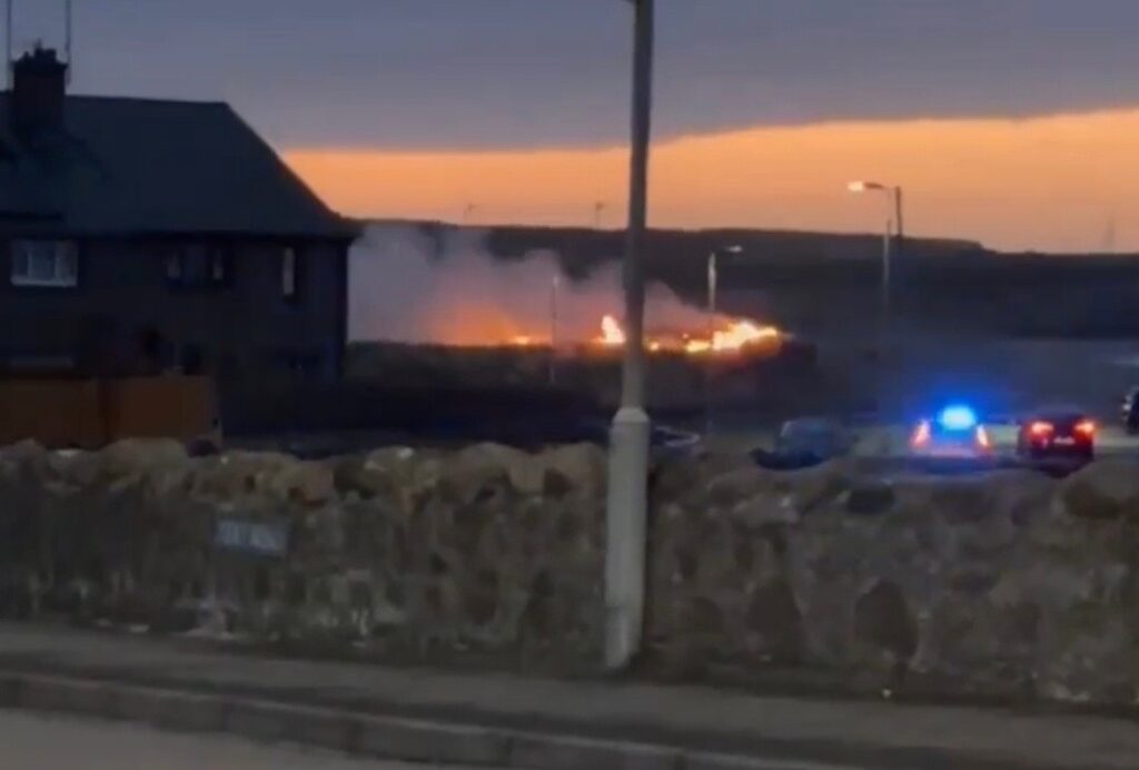 Fire crews successfully tackled a blaze at Ugie Beach in Peterhead last night.