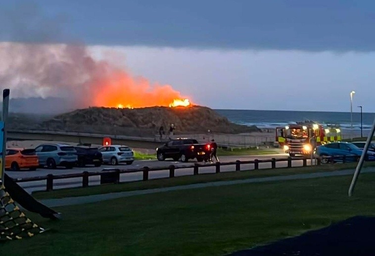 Fire crews successfully tackled a blaze at Ugie Beach in Peterhead last night. 2